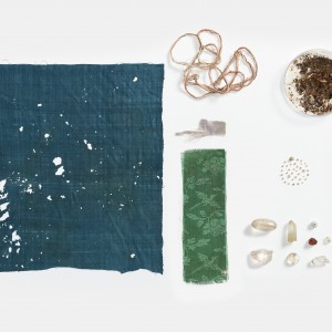 수덕사 대웅전 목조삼불좌상 복장유물